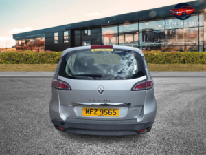 2013 Renault Scenic 1.5 Dci Dynamique Tomtom in Silver — image 5