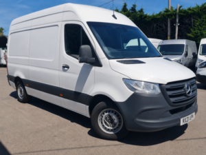 2021 Mercedes-Benz Sprinter Mercedes 315 Cdi Mwb — image 2