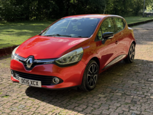 2015 Renault Clio 1.2 Dynamique Nav 1.2 16v 75 in Red — image 2