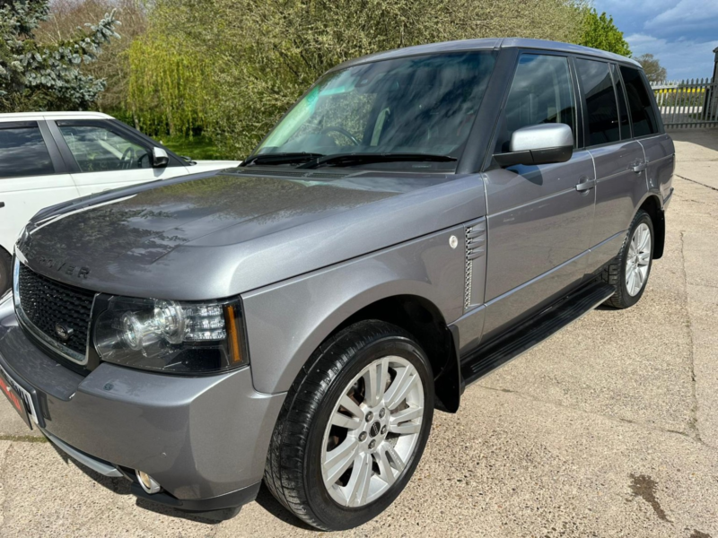 2012 Land Rover Range Rover 4.4 Td V8 Westminster in Grey — image 1