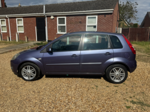 2007 Ford Fiesta 1.4 Ghia Hatchback 5dr Petrol Manual (147 G/km, 79 Bhp) in Purple — image 6