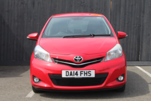 2014 Toyota Yaris 1.3 Dual Vvt-I Icon Plus in Red — image 2