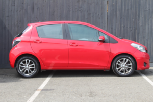 2014 Toyota Yaris 1.3 Dual Vvt-I Icon Plus in Red — image 4