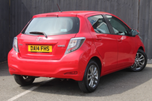 2014 Toyota Yaris 1.3 Dual Vvt-I Icon Plus in Red — image 6
