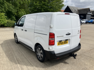 2019 Citroen Dispatch 1.5 Bluehdi 1000 Enterprise Xs Plus Vat in White — image 4