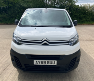 2019 Citroen Dispatch 1.5 Bluehdi 1000 Enterprise Xs Plus Vat in White — image 5