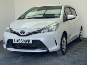 2015 Toyota Yaris 1.33 Dual Vvt-I Icon Plus Multidrive S Euro 5 5dr in White — image 2