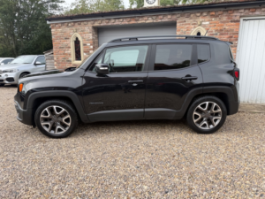 2017 Jeep Renegade 1.4 Renegade Night Eagle Ii 1.4 Multiair Ii 140hp in Black — image 4