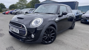 2017 MINI Hatch 2.0 5-Door Hatch Cooper S in Black — image 3