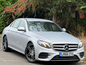 2016 Mercedes-Benz E Class 2.0 E220d Amg Line Saloon 4dr Diesel G-Tronic+ Euro 6 (s/s) (194 Ps) in Silver — image 3