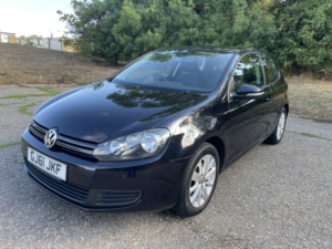 2011 Volkswagen Golf 1.6 Tdi Match 3 Door in Black — image 3