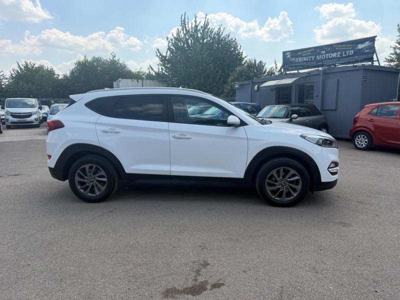 2016 Hyundai Tucson 1.7 Crdi Blue Drive Se Nav Dct Euro 6 (s/s) 5dr in White — image 1