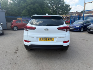 2016 Hyundai Tucson 1.7 Crdi Blue Drive Se Nav Dct Euro 6 (s/s) 5dr in White — image 3