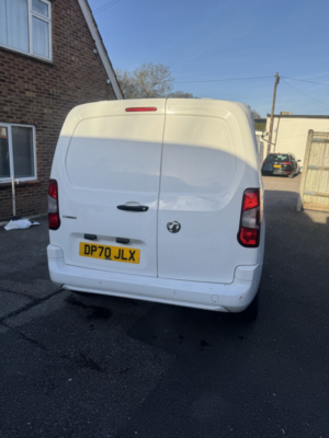 2020 Vauxhall Combo 1.6 Turbo D 2300 Sportive in White — image 5