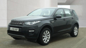 2015 Land Rover Discovery Sport 2.0 Td4 Se Tech Auto 4WD Euro 6 (s/s) 5dr in Black — image 2