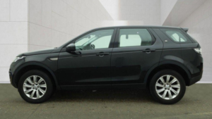 2015 Land Rover Discovery Sport 2.0 Td4 Se Tech Auto 4WD Euro 6 (s/s) 5dr in Black — image 6