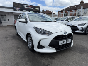 2022 Toyota Yaris 1.5 Vvt-H Design E-CVT Euro 6 (s/s) 5dr in White — image 2