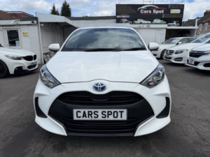 2022 Toyota Yaris 1.5 Vvt-H Design E-CVT Euro 6 (s/s) 5dr in White — image 3