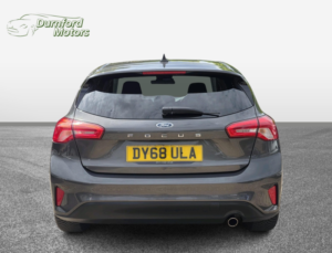 2018 Ford Focus 1.0 T Ecoboost Zetec in Grey — image 5