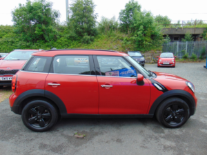2015 MINI Countryman 1.6 Cooper Countryman * Mot March 2027 * 9 Service Stamps * Finance Available * Free 6 Months Warran in Red — image 2