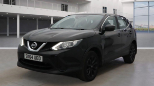 2014 Nissan Qashqai 1.2 Dig-T Visia 2WD Euro 5 (s/s) 5dr in Black — image 2