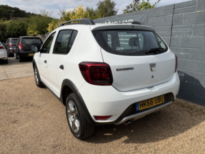 2016 Dacia Sandero Stepway 0.9 Stepway Ambiance Tce 90 in White — image 2