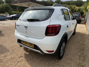 2016 Dacia Sandero Stepway 0.9 Stepway Ambiance Tce 90 in White — image 4