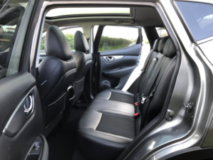 2017 Nissan Qashqai 1.5 Dci Tekna Turbo Diesel 6 Speed Manual Hatchback - Full Service History - 2 Owners - 88000 M in Grey — image 5