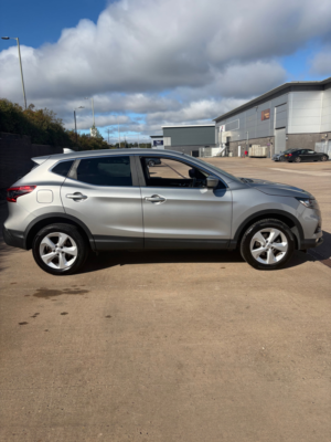 2018 Nissan Qashqai 1.2 Dig-T Acenta SUV 5dr Petrol Manual Euro 6 (s/s) (115 Ps) in Silver — image 6