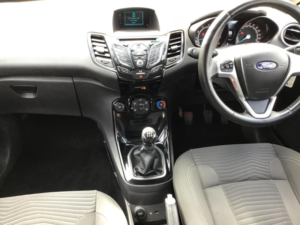 2015 Ford Fiesta 1.25 Zetec Euro 6 5dr in Red — image 5