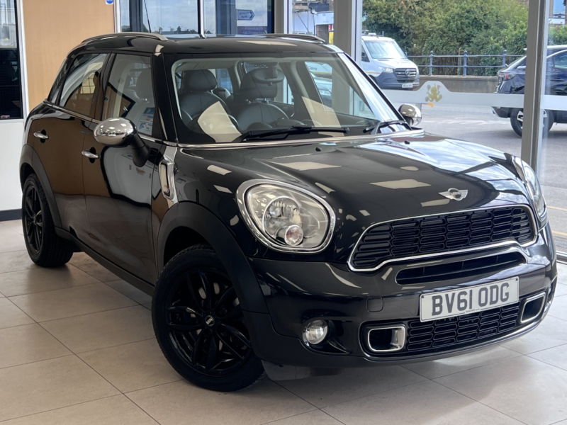 2011 MINI Countryman 1.6 Cooper S Countryman in Black — image 1