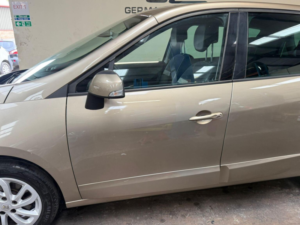 2014 Renault Scenic 1.5 Dci Energy Dynamique Tomtom Euro 5 (s/s) 5dr in Beige — image 4