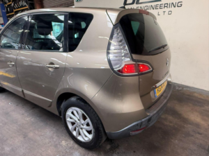 2014 Renault Scenic 1.5 Dci Energy Dynamique Tomtom Euro 5 (s/s) 5dr in Beige — image 6