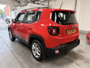 2016 Jeep Renegade 1.4 Renegade My16 1.4 Multiair Ii 140hp Longitude in Red — image 3