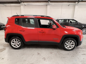 2016 Jeep Renegade 1.4 Renegade My16 1.4 Multiair Ii 140hp Longitude in Red — image 6