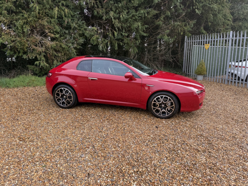 2007 Alfa Romeo Brera 2.4 Alfa Brera 2.4 Jtdm in Red — image 1