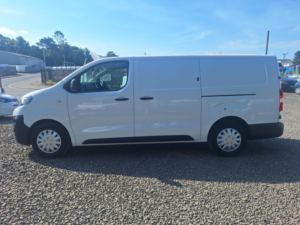 2022 Peugeot Expert 2.0 Bluehdi 1400 Professional Premium Racking Lwb in White — image 5