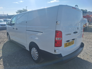 2022 Peugeot Expert 2.0 Bluehdi 1400 Professional Premium Racking Lwb in White — image 6