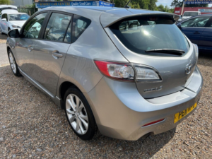 2011 Mazda Mazda3 1.6 Takuya Euro 5 5dr in Silver — image 5