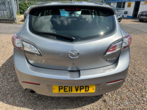 2011 Mazda Mazda3 1.6 Takuya Euro 5 5dr in Silver — image 6