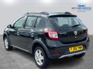 2016 Dacia Sandero Stepway 0.9 Tce Laureate Euro 6 (s/s) 5dr in Black — image 4