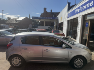 2007 Vauxhall Corsa 1.2 I 16v Design in Silver — image 5