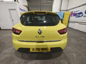 2015 Renault Clio 1.2 Dynamique Medianav 1.2 16v 75 in Yellow — image 6
