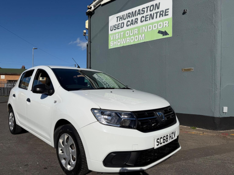 2018 Dacia Sandero 1.0 Sce Essential Euro 6 5dr in White — image 1