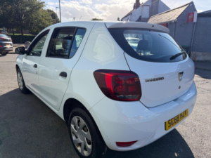 2018 Dacia Sandero 1.0 Sce Essential Euro 6 5dr in White — image 5