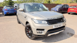 2014 Land Rover Range Rover Sport 3.0 Sd V6 Hse in Gold — image 3