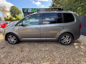 2011 Volkswagen Touran 2.0 Tdi Se Euro 5 5dr in Grey — image 2