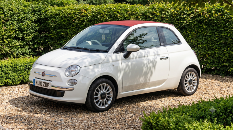 2010 Fiat 500c 1.2 Lounge in White — image 1