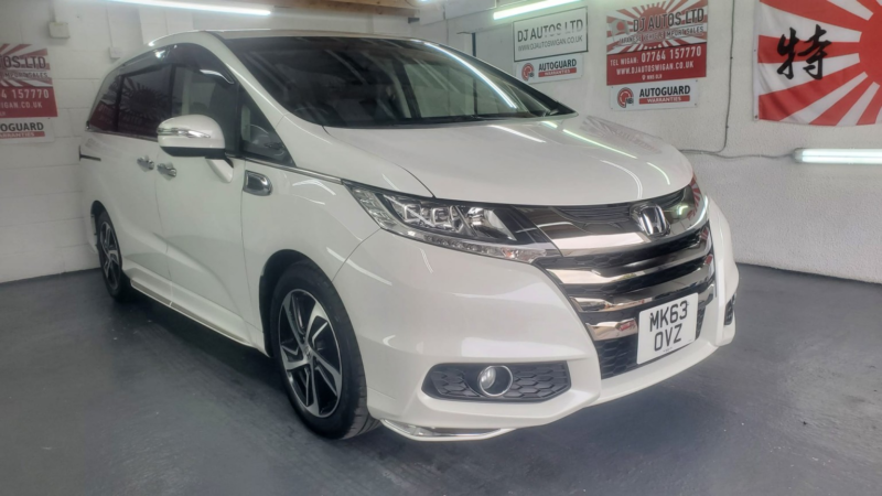 2013 Honda Odyssey Absolute 2.4 Auto 7 Seats in White — image 1