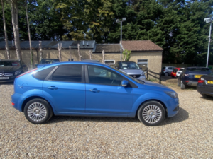 2008 Ford Focus 2.0 Titanium in Blue — image 2